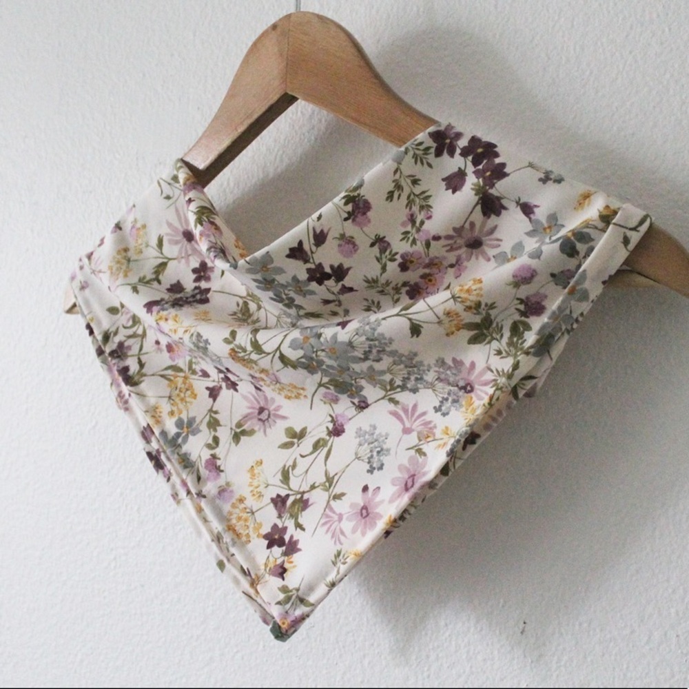 NWT Handmade Floral 18” x 18” Scarf L1044